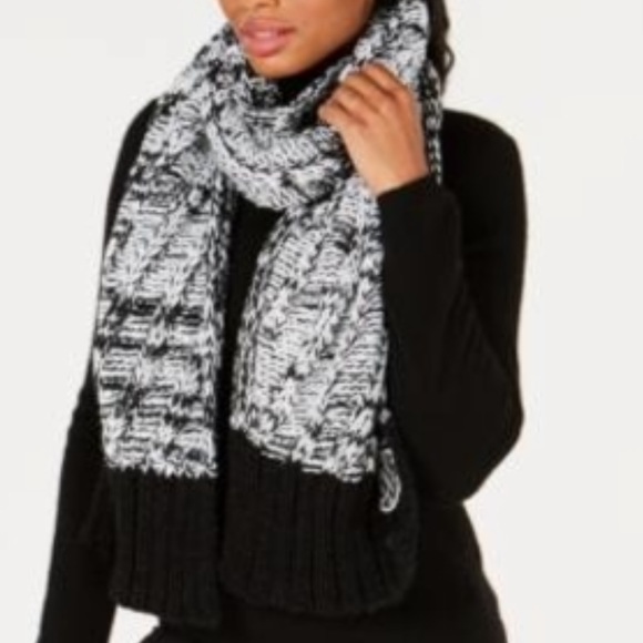 DKNY Accessories - DKNY Women chunky knit scarf black white